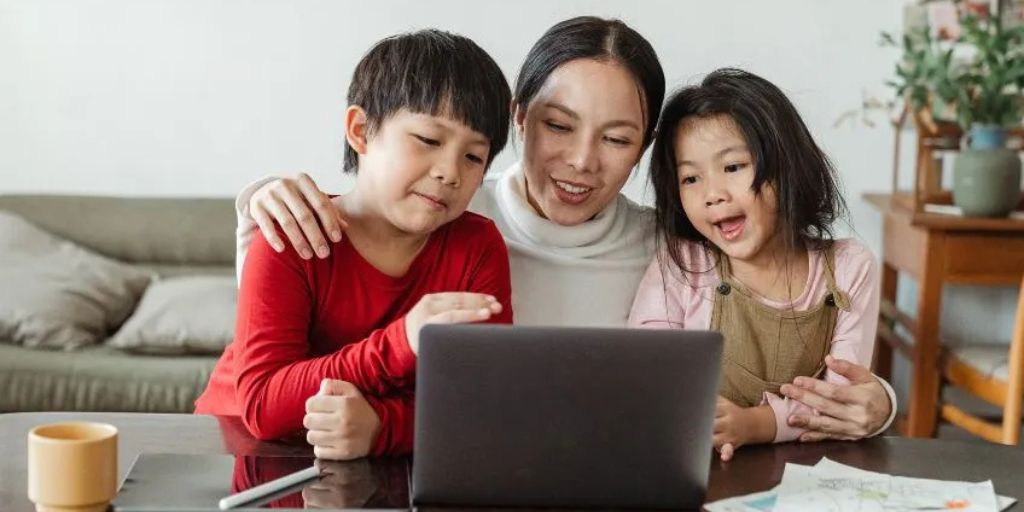 Cómo proteger a los niños en internet 2024